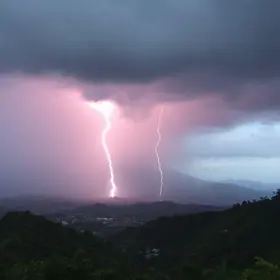 Mauá deve ter um dia com trovões e raios neste sábado